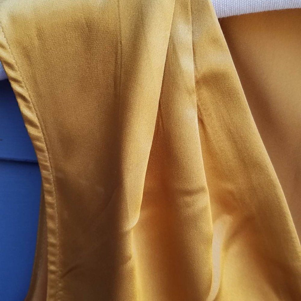 Anne Klein Gold Poly Blend Shell size Medium - Picture 8 of 10